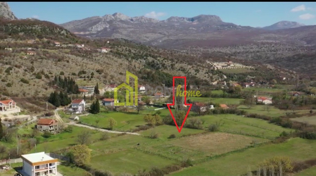 Urbanizovan plac 652m2, Doljani